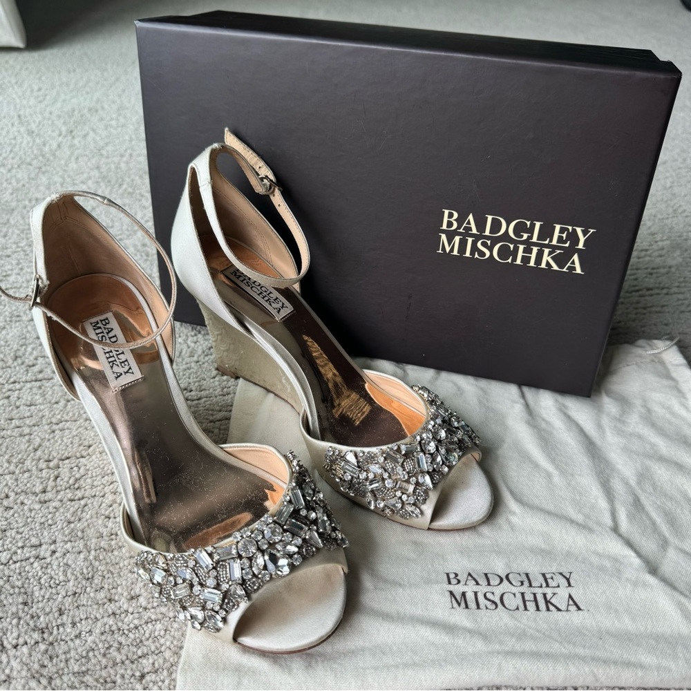 Badgley Mischka Barbara wedge open toed heel, ivory satin, size 8